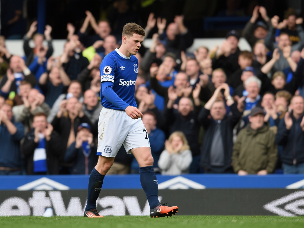 “利物浦太子替补登场无作为，目送失球或回应主场6万球迷嘘声？”