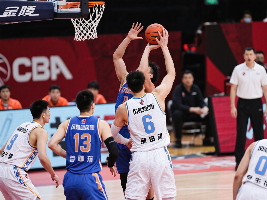 李炎哲争抢篮板遭吹犯规，6犯离场遗憾退赛