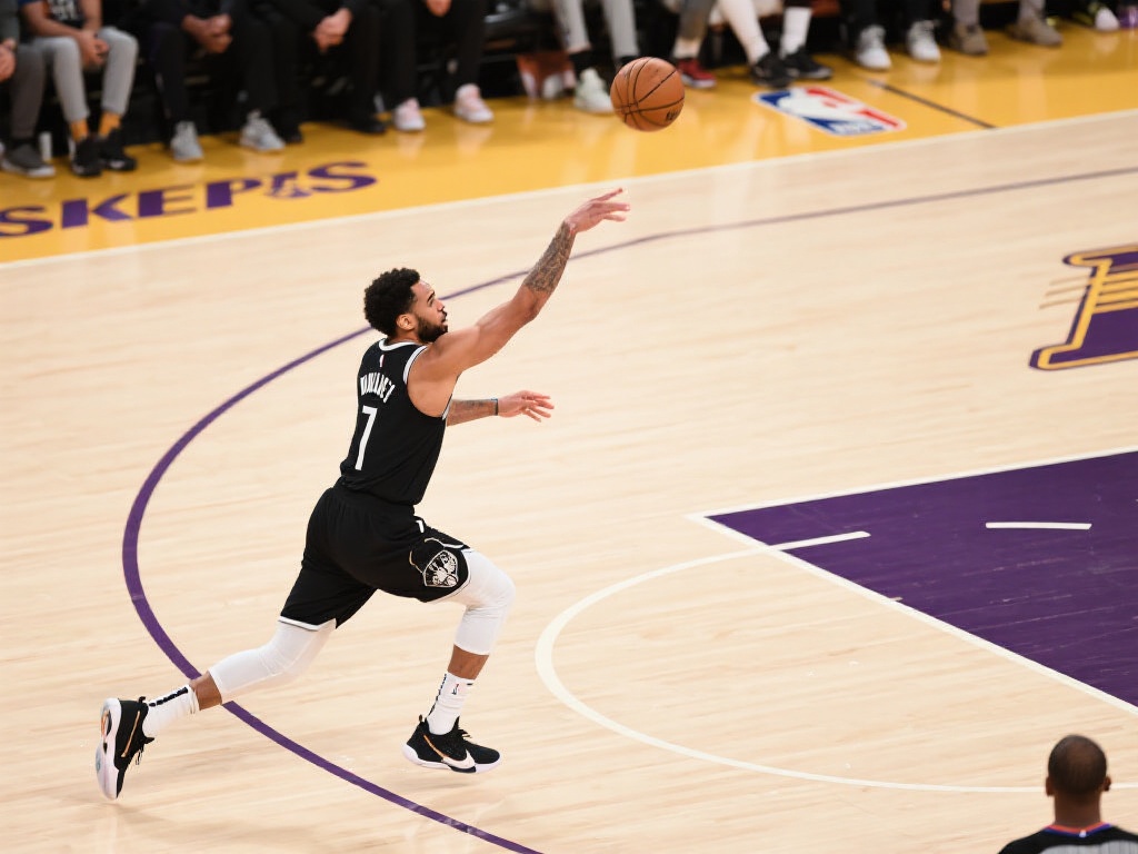 丝滑炸裂！希菲诺转身后撤步中投完美演绎